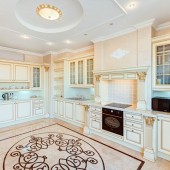 Интерьер кухни в классическом стиле от Antonovich Design
