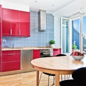 Красная кухонная мебель