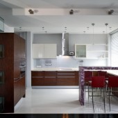 Кухня с барной стойкой