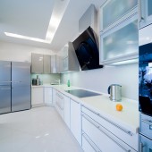 Кухни в стиле хай-тек фото - дизайн интерьера