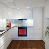 Кухня в белых тонах