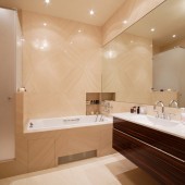 Ванная в теплых тонах