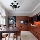 Кухня с панорамным остеклением