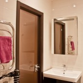 Светлый интерьер ванной комнаты