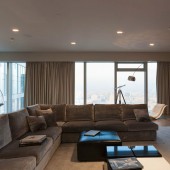 Гостиная с панорамным остеклением