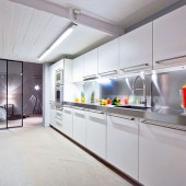 Кухня, вид на спальню