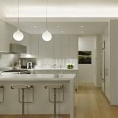 Кухня в белых тонах