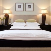 Спальни в светлых тонах фото - дизайн интерьера