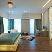 Просторная спальня