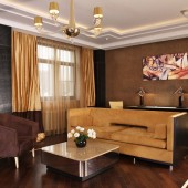 Гостиная в коричневых тонах