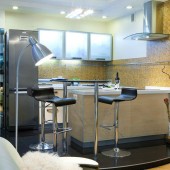 Кухня с барной стойкой