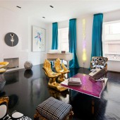 Гостиная с яркими акцентами