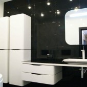 Дизайн ванной комнаты в черно-белой гамме, 10 кв.м.