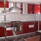 Красная кухня с барной стойкой, фото 10