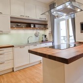 Белая кухня с балконом - дизайн и ремонт, фото 10