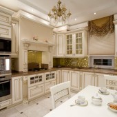 Кухня в классическом стиле, общий вид