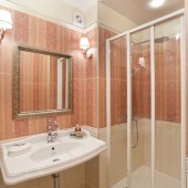 Красные ванные комнаты фото - дизайн интерьера