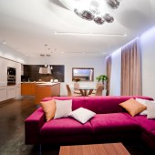 Интерьер гостиной и кухни, вид 2