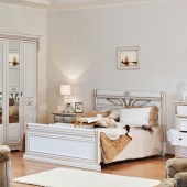 Спальные гарнитуры фото - Светлый спальный гарнитур Валенсия 