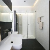 Дизайн ванной комнаты с душевой кабиной