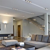 Искусственный камин в гостиной