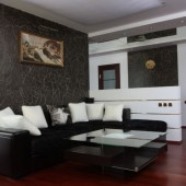 Отделка стены в гостиной