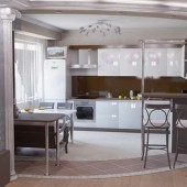 Белый кухонный гарнитур