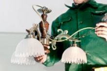 Как повесить люстру? 