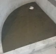 Заливка пола душевой с уклоном к сливу