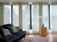 Японские шторы в дизайне современной гостиной