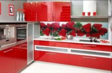 Кухонный фартук из стекла