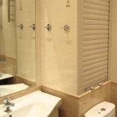 Рольставни в туалет